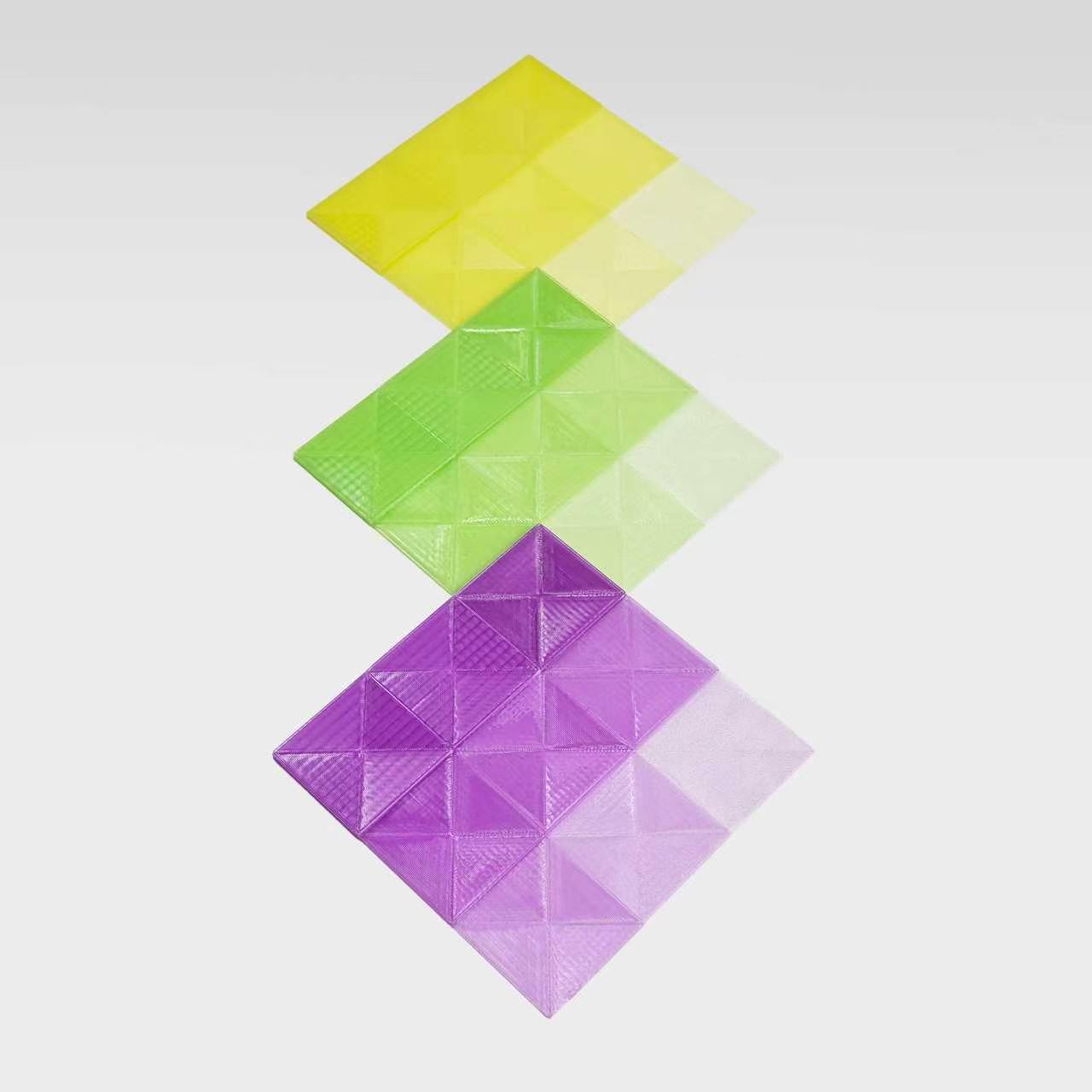 PETG Transparent Green, PETG Transparent Purple e PETG Transparent Lemon Yellow.